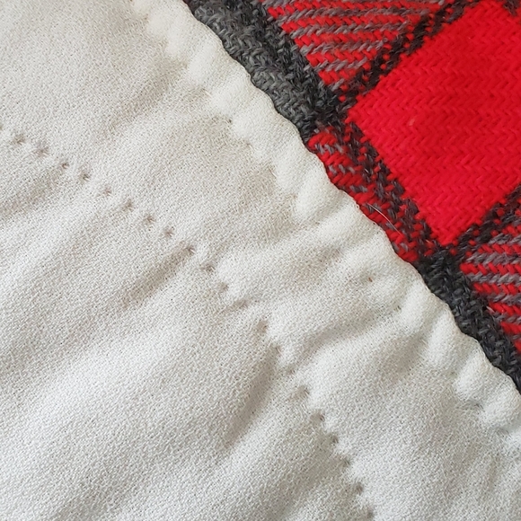 Whirlwind Vtg QUILT Hand Pieced Hand Quilted Twin 74x87 Multi Pattern & Fabric - Picture 15 of 16